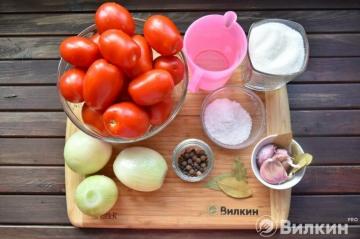 Marinoituja tomaatteja "nuolla sormiasi"