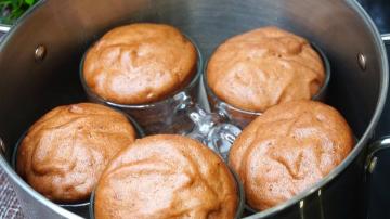 Muffinit pannulla tavanomaisen liesi