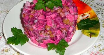 Salaatti "Violetta" ja punajuuret ja sulatejuusto