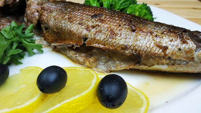 Uunissa paistettu Krasnoglazka-kala - herkullinen ja herkkä