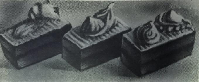 Kakku "Sieni proteiini kerma." Valokuva kirjasta "Tuotanto leivonnaisia ​​ja kakkuja," 1976 
