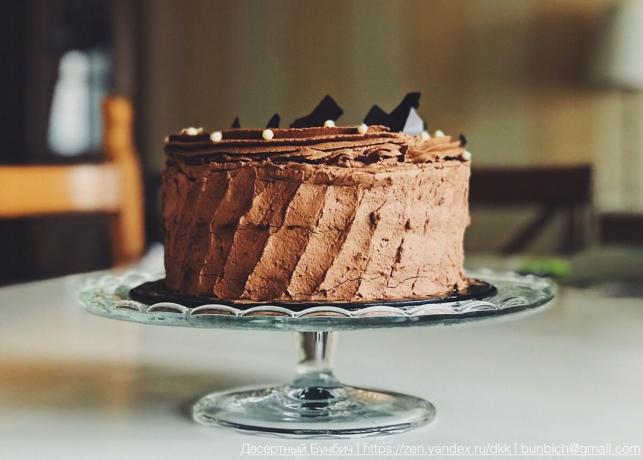 Tässä on kakku voidaan tehdä suklaa sokerikakku suklaakermaa