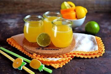 Kotitekoinen appelsiini, lime ja sitruunalimonaatti