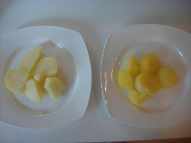 Kuva otettu tekijän (perunat vasemmalle "Pyaterochka", oikealla on "Magnit")
