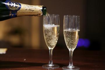 Miten valita laadukasta samppanjaa uudenvuodenaattona?